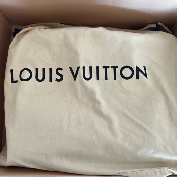 Authentic Louis Vuitton On the Go GM Tote - Like New - Picture 16 of 16